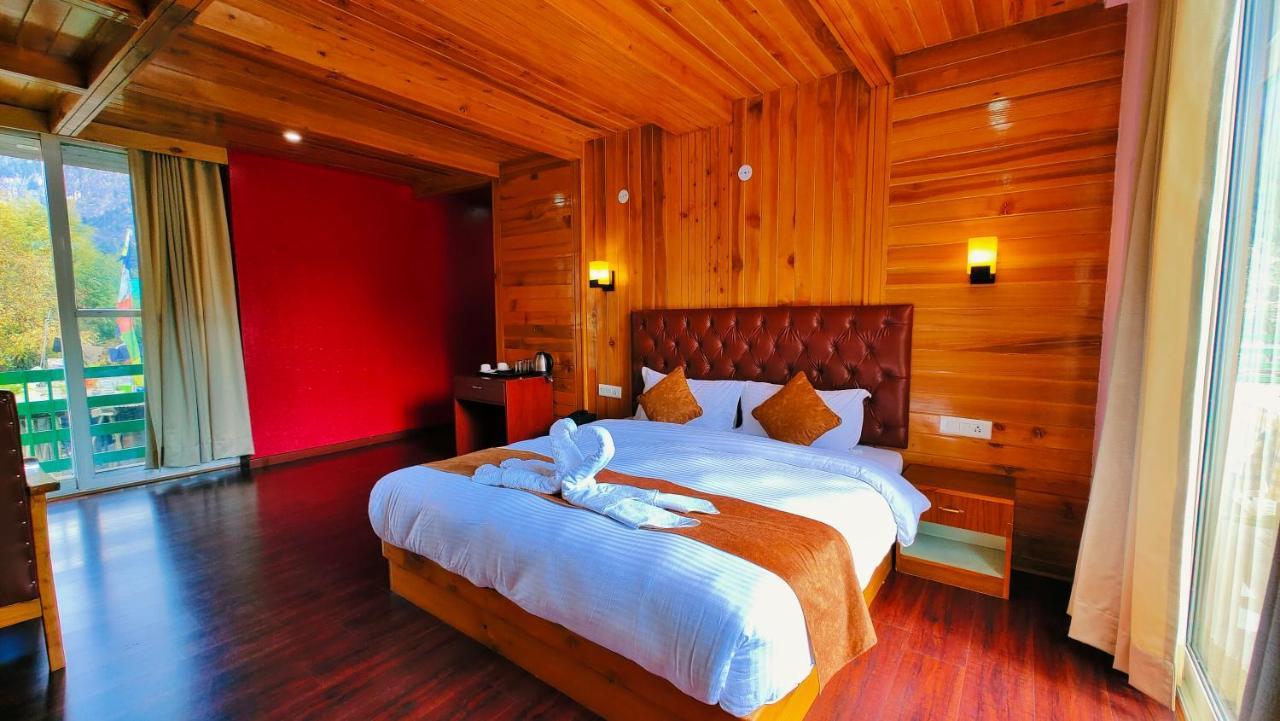 Hotel New Vistas Manāli Exterior foto